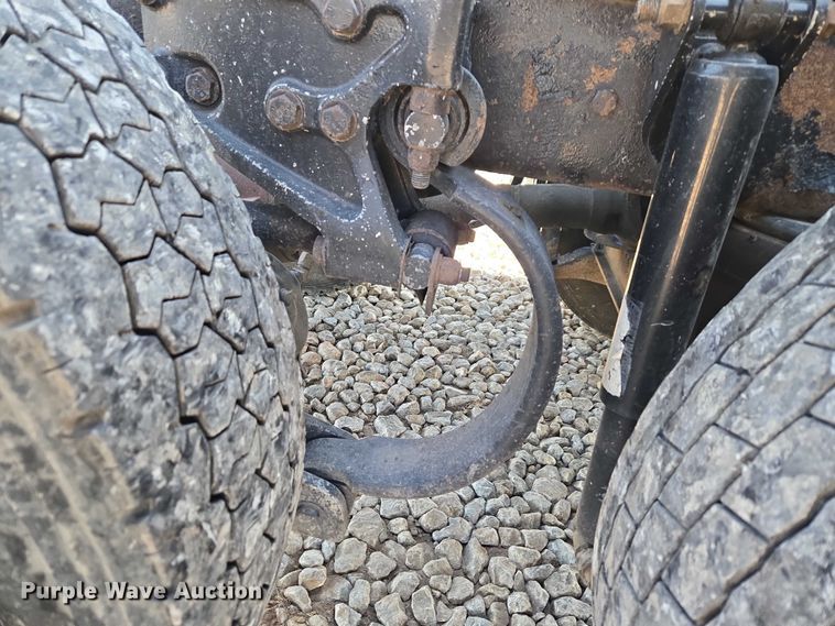 image for item ET1246 2007 Peterbilt 379 semi truck