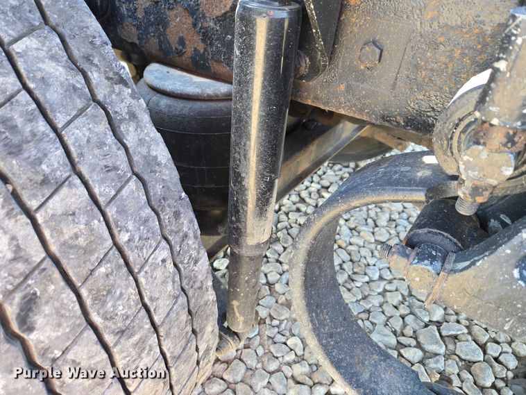 image for item ET1246 2007 Peterbilt 379 semi truck