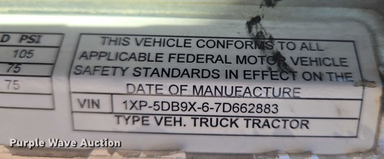 image for item ET1246 2007 Peterbilt 379 semi truck