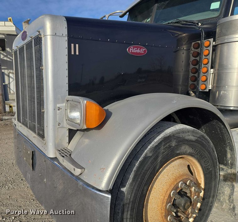 image for item ET1278 2007 Peterbilt 379 semi truck