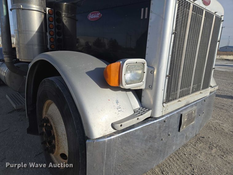 image for item ET1278 2007 Peterbilt 379 semi truck