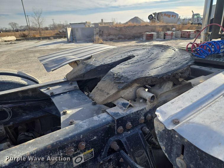 image for item ET1278 2007 Peterbilt 379 semi truck