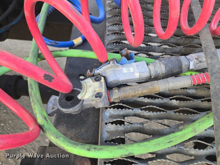 image for item ET1278 2007 Peterbilt 379 semi truck