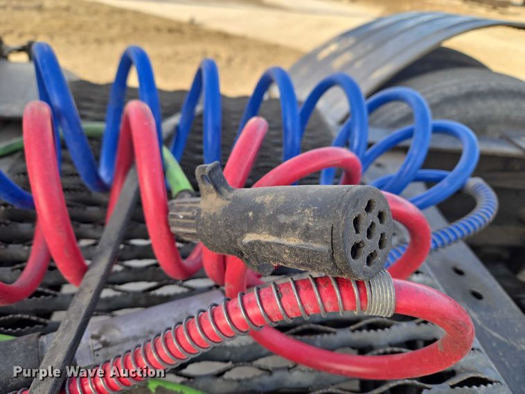 image for item ET1278 2007 Peterbilt 379 semi truck