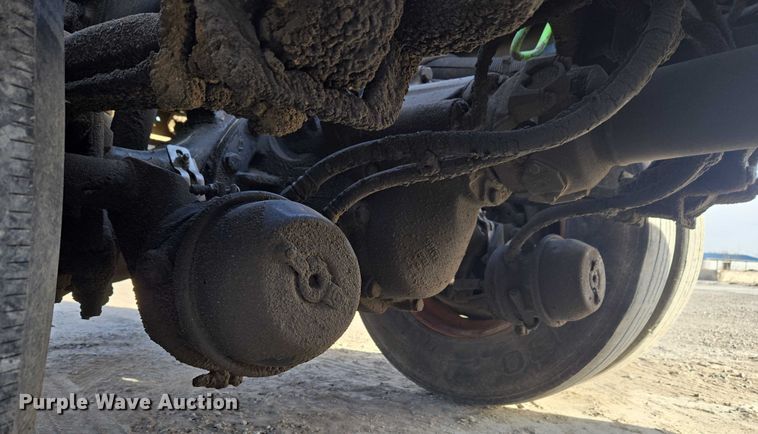 image for item ET1278 2007 Peterbilt 379 semi truck