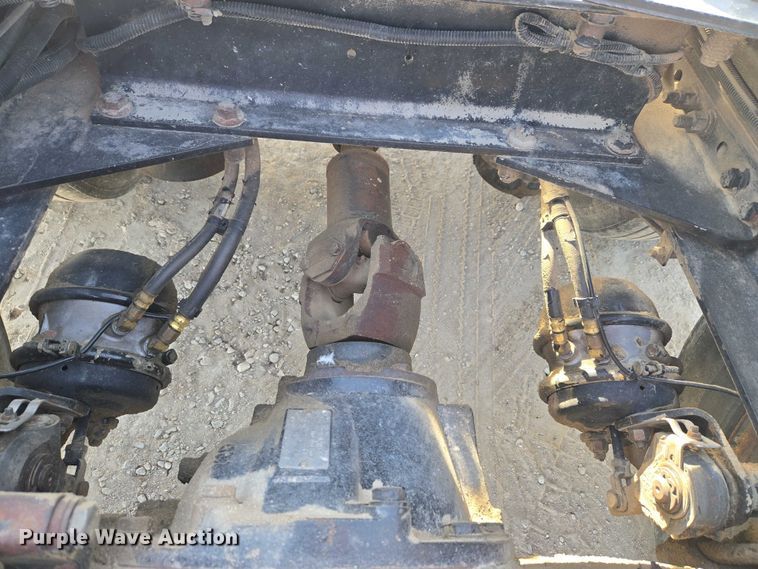 image for item ET1278 2007 Peterbilt 379 semi truck