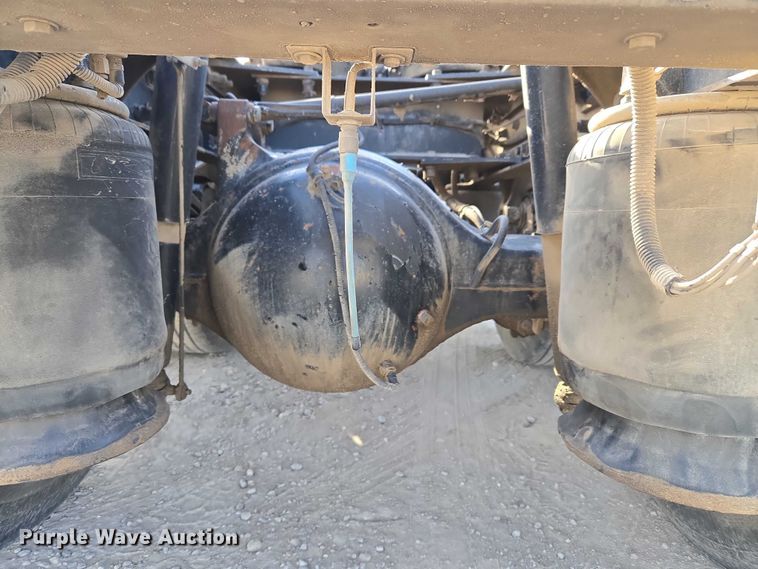 image for item ET1278 2007 Peterbilt 379 semi truck