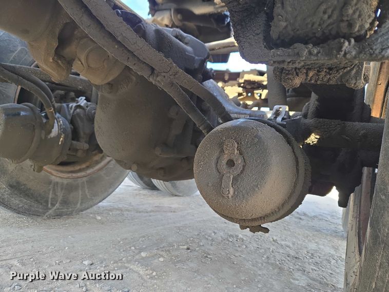 image for item ET1278 2007 Peterbilt 379 semi truck