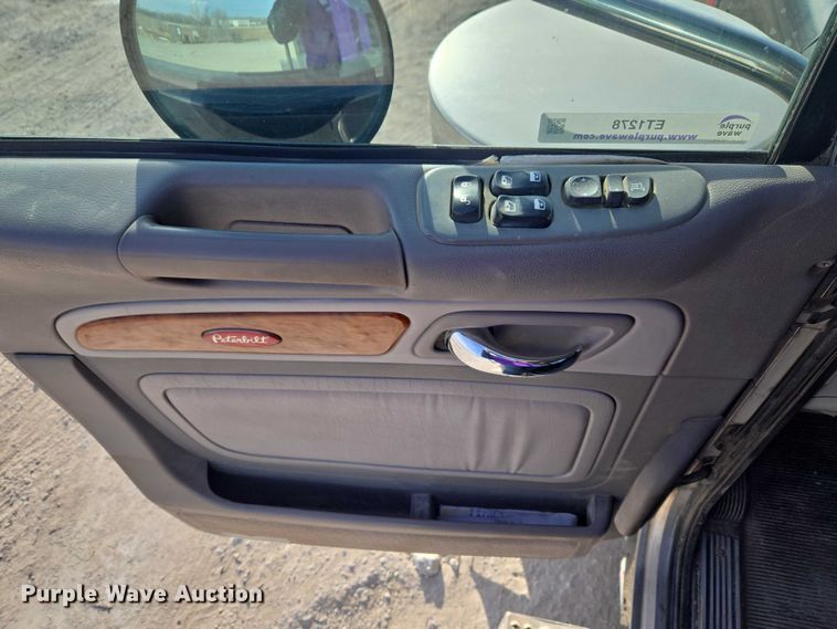 image for item ET1278 2007 Peterbilt 379 semi truck