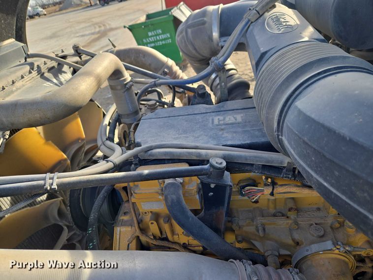 image for item ET1278 2007 Peterbilt 379 semi truck