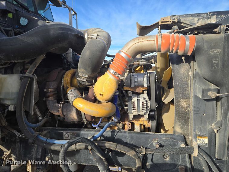 image for item ET1278 2007 Peterbilt 379 semi truck