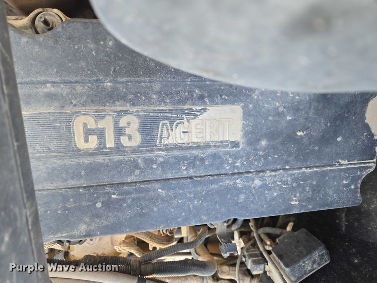 image for item ET1278 2007 Peterbilt 379 semi truck