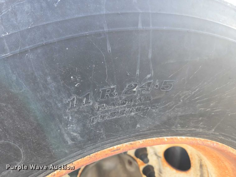 image for item ET1278 2007 Peterbilt 379 semi truck