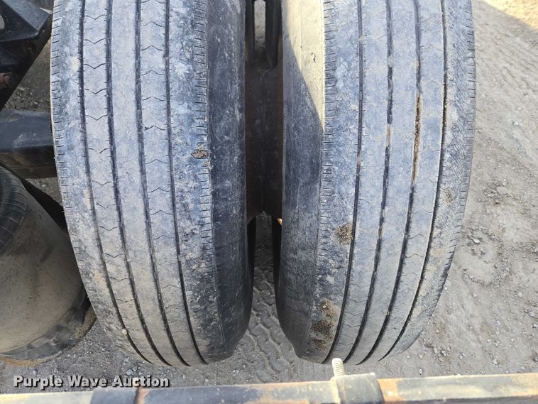 image for item ET1278 2007 Peterbilt 379 semi truck