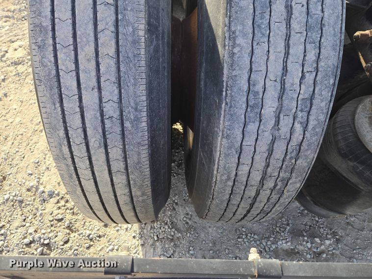 image for item ET1278 2007 Peterbilt 379 semi truck