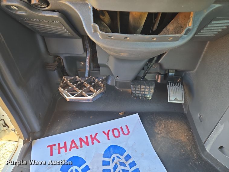 image for item ET1281 2011 Mack CHU semi truck