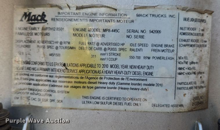 image for item ET1281 2011 Mack CHU semi truck