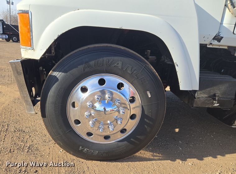 image for item ET1281 2011 Mack CHU semi truck