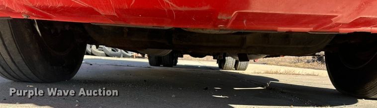 image for item ET6858 2013 Peterbilt 579 semi truck