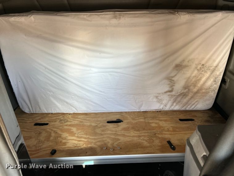 image for item ET6858 2013 Peterbilt 579 semi truck