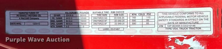 image for item ET6858 2013 Peterbilt 579 semi truck