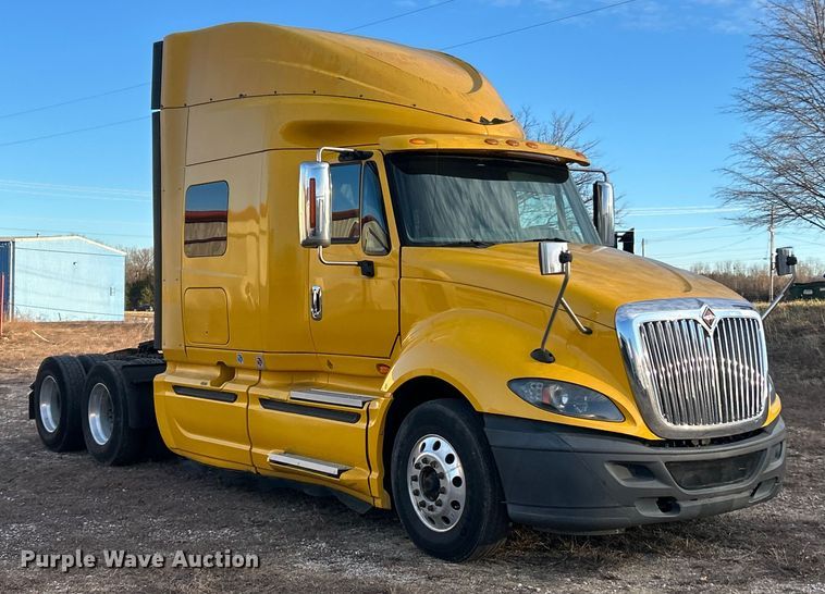 image for item ET6859 2015 International ProStar+122 semi truck