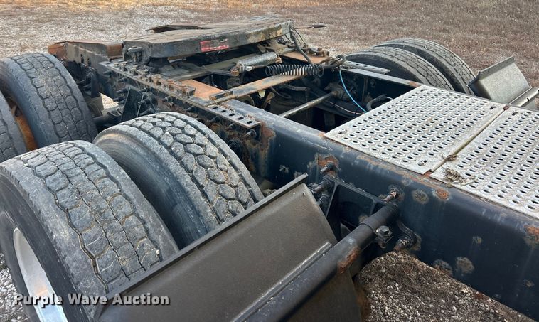 image for item ET6859 2015 International ProStar+122 semi truck