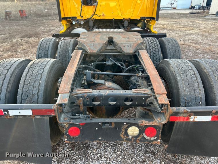 image for item ET6859 2015 International ProStar+122 semi truck