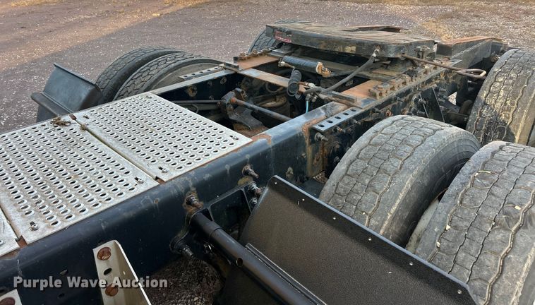 image for item ET6859 2015 International ProStar+122 semi truck