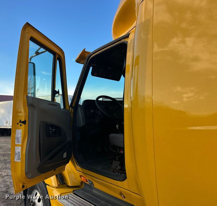 image for item ET6859 2015 International ProStar+122 semi truck