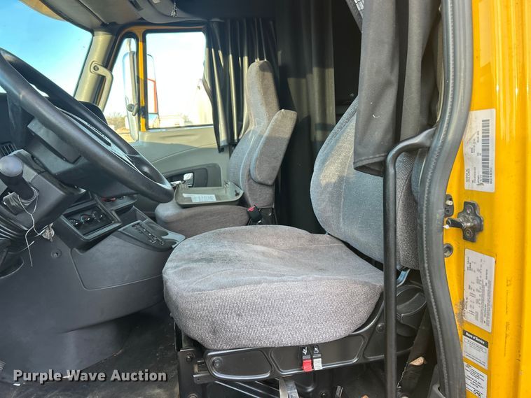 image for item ET6859 2015 International ProStar+122 semi truck