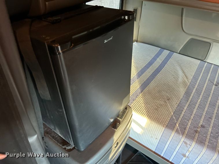 image for item ET6859 2015 International ProStar+122 semi truck