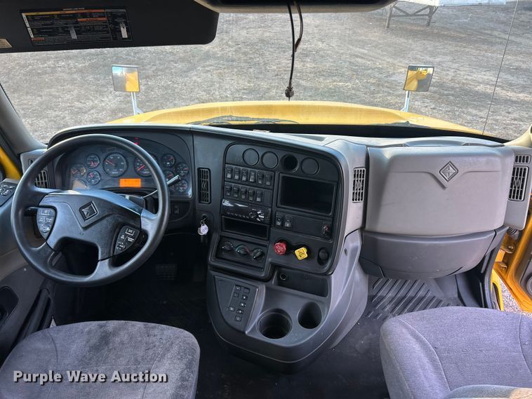 image for item ET6859 2015 International ProStar+122 semi truck