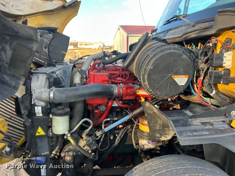 image for item ET6859 2015 International ProStar+122 semi truck