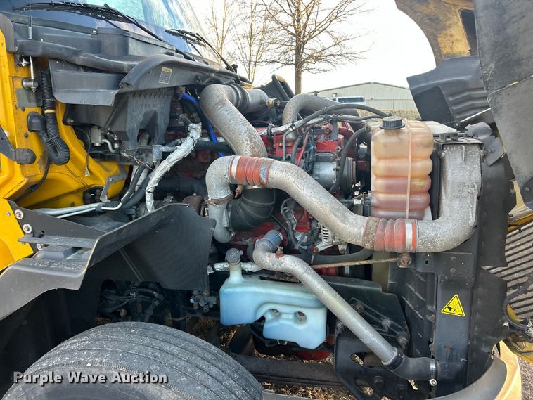 image for item ET6859 2015 International ProStar+122 semi truck