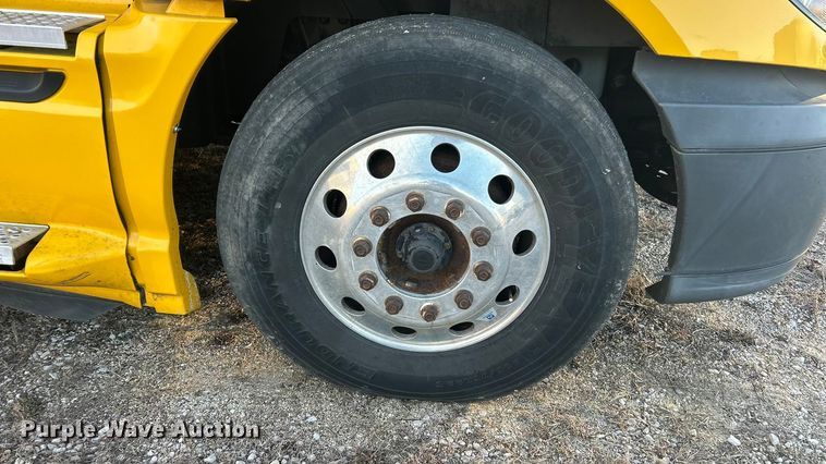 image for item ET6859 2015 International ProStar+122 semi truck