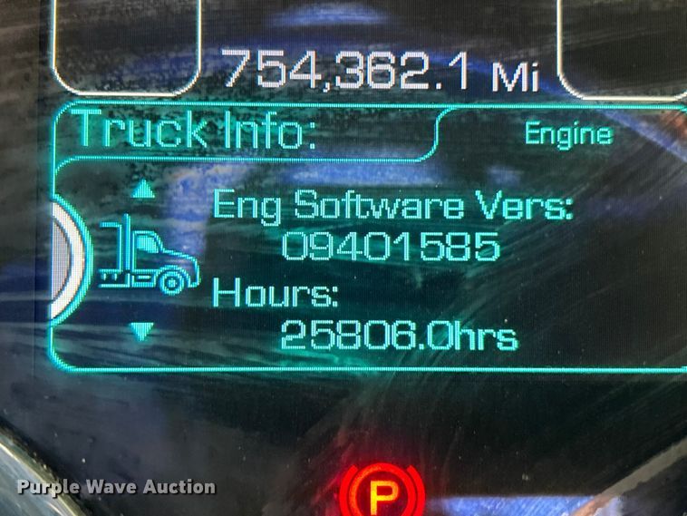 image for item ET6864 2015 Kenworth T680 semi truck