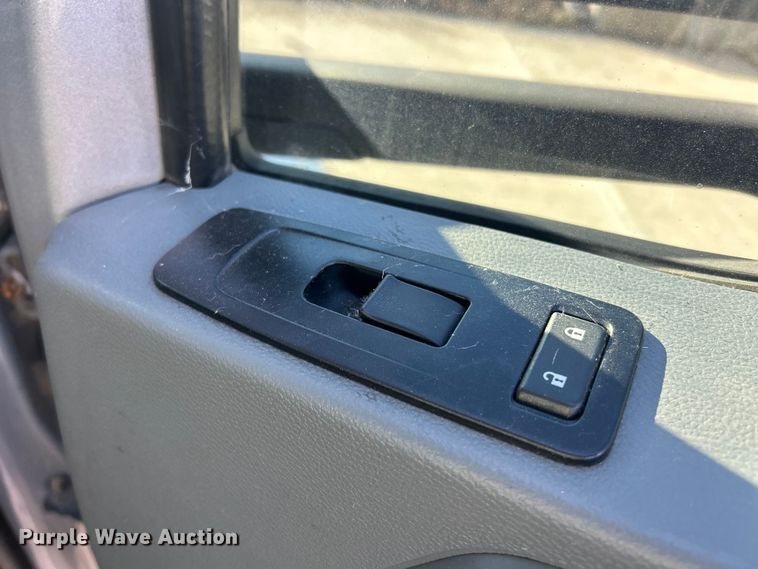 image for item ET6864 2015 Kenworth T680 semi truck