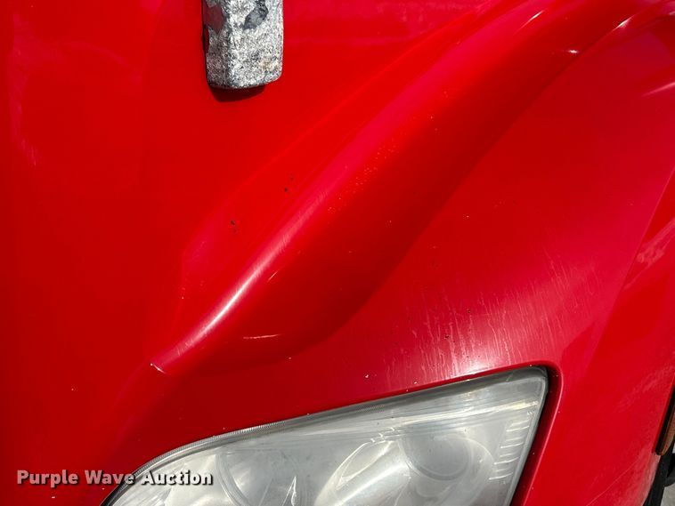 image for item ET6933 2015 Peterbilt 579 semi truck