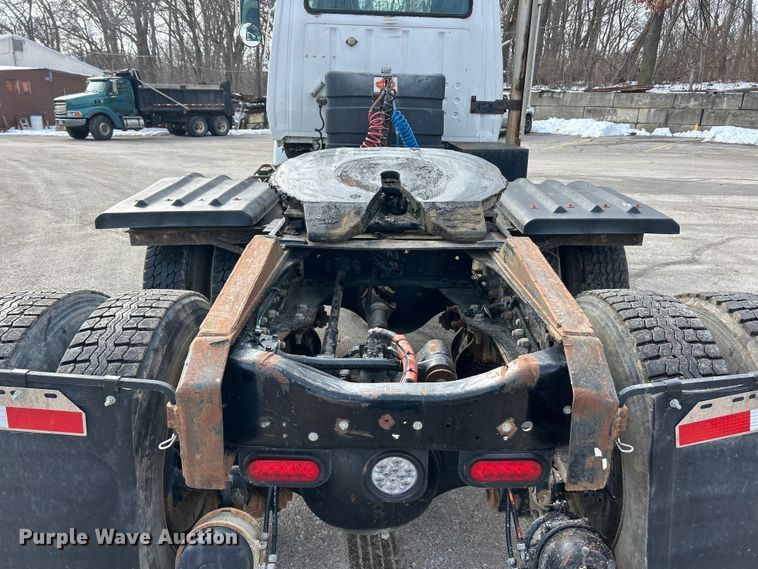 image for item ET6937 1987 Ford LT9000 semi truck