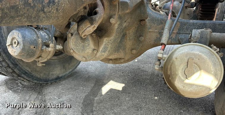 image for item ET6937 1987 Ford LT9000 semi truck