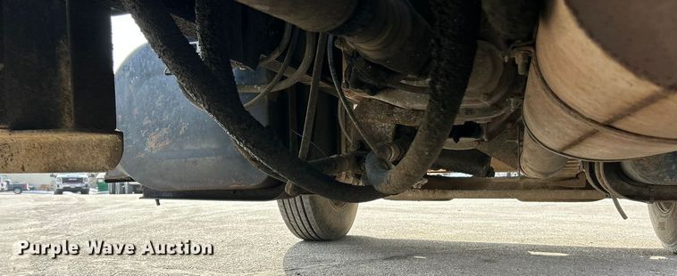 image for item ET6937 1987 Ford LT9000 semi truck