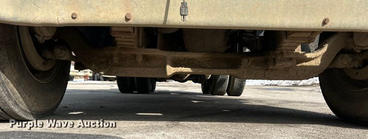 image for item ET6937 1987 Ford LT9000 semi truck