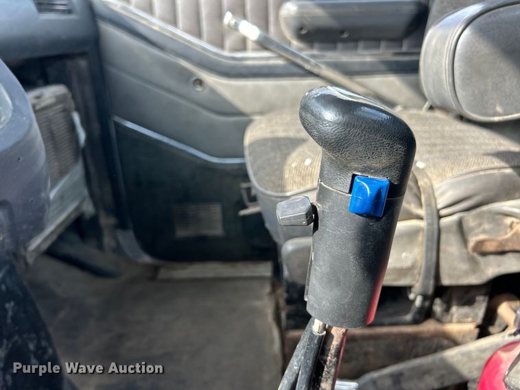 image for item ET6937 1987 Ford LT9000 semi truck