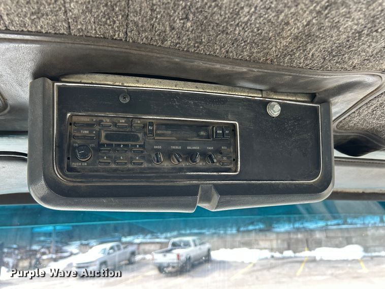 image for item ET6937 1987 Ford LT9000 semi truck