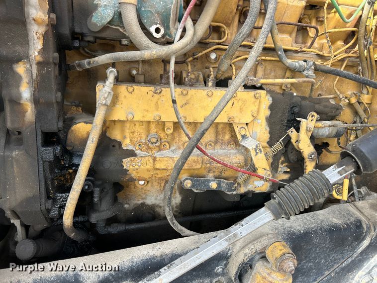 image for item ET6937 1987 Ford LT9000 semi truck