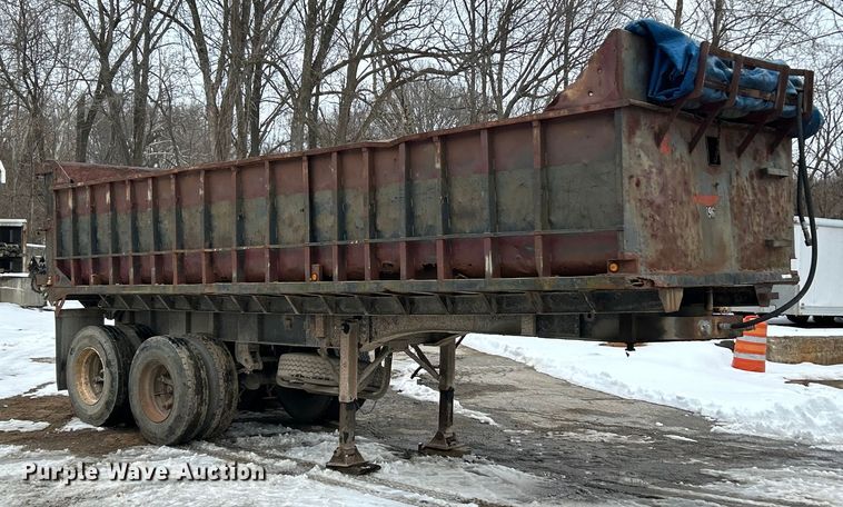 image for item ET6938 1964 UMFG end dump trailer