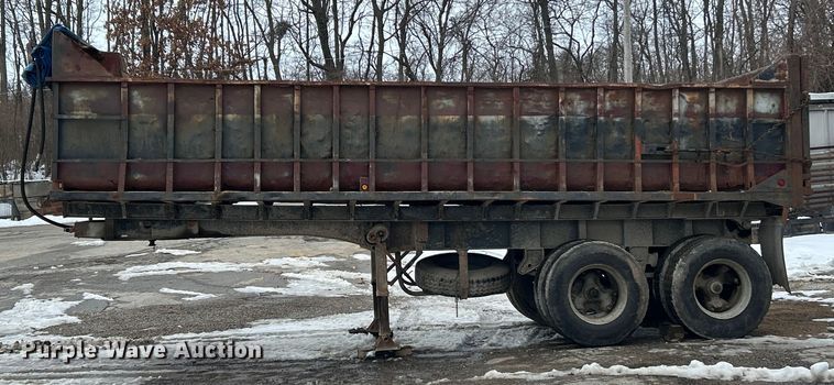 image for item ET6938 1964 UMFG end dump trailer