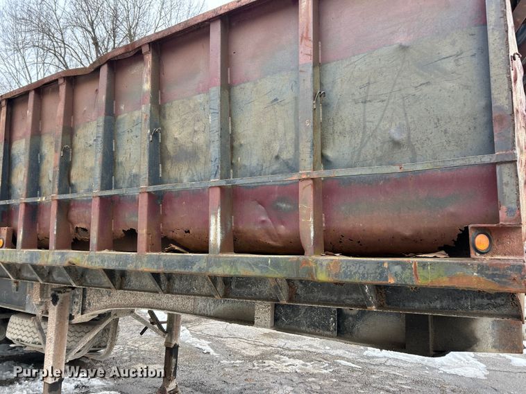 image for item ET6938 1964 UMFG end dump trailer