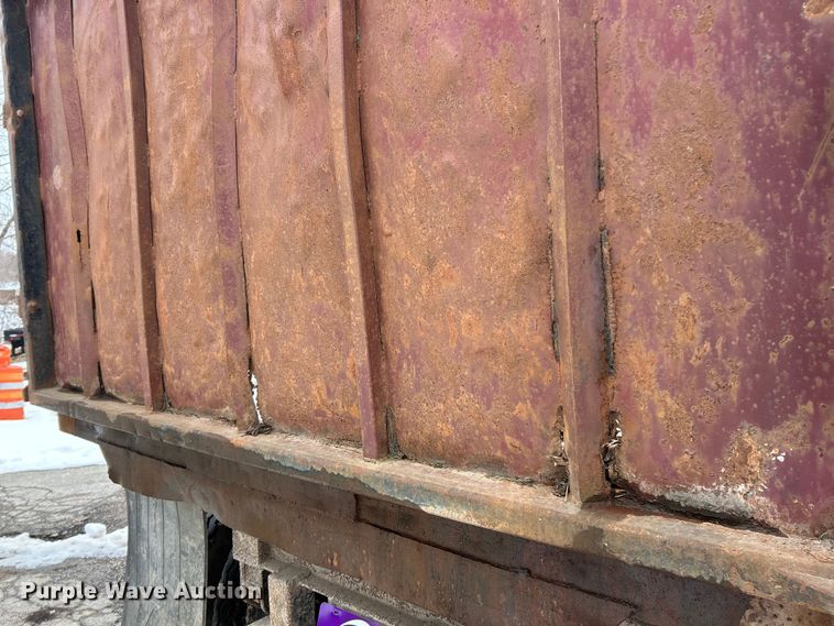 image for item ET6938 1964 UMFG end dump trailer